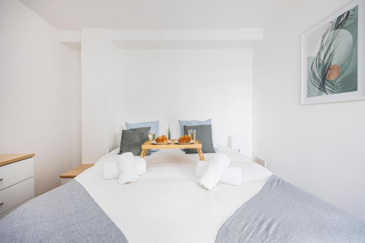 Cresta House - Modern Apartments 卢顿 外观 照片