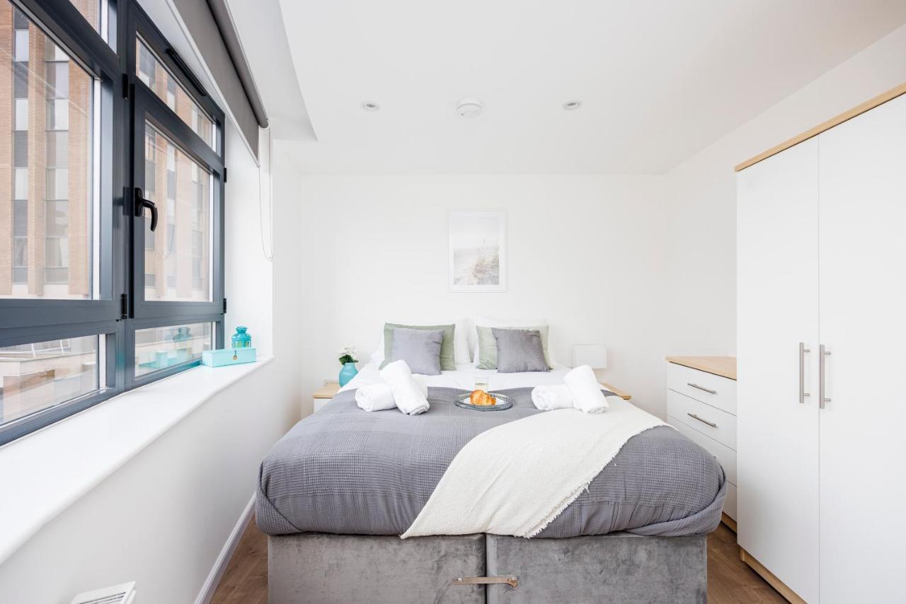 Cresta House - Modern Apartments 卢顿 外观 照片